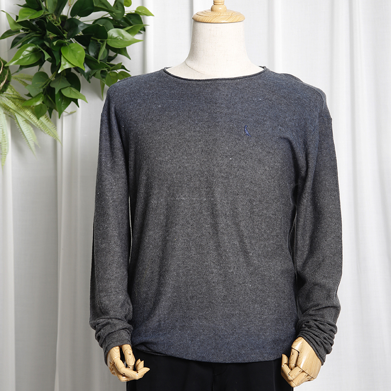 Mens' sweater